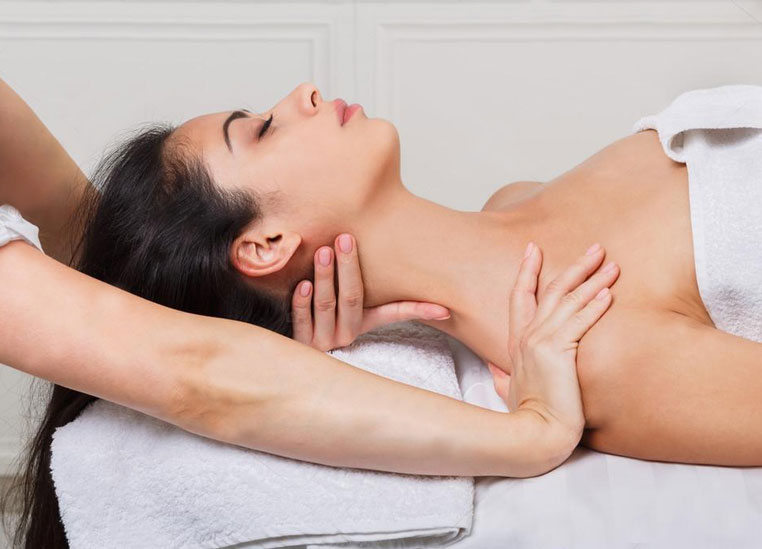 training-massage-massage-face-neckline training-massage-massage-face-neckline